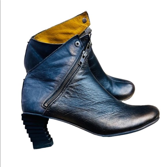 Papucei Shoes - Papucei Funky Heel Double  Zip Bronze genuine Leather Ankle Boots Ladies Size 41